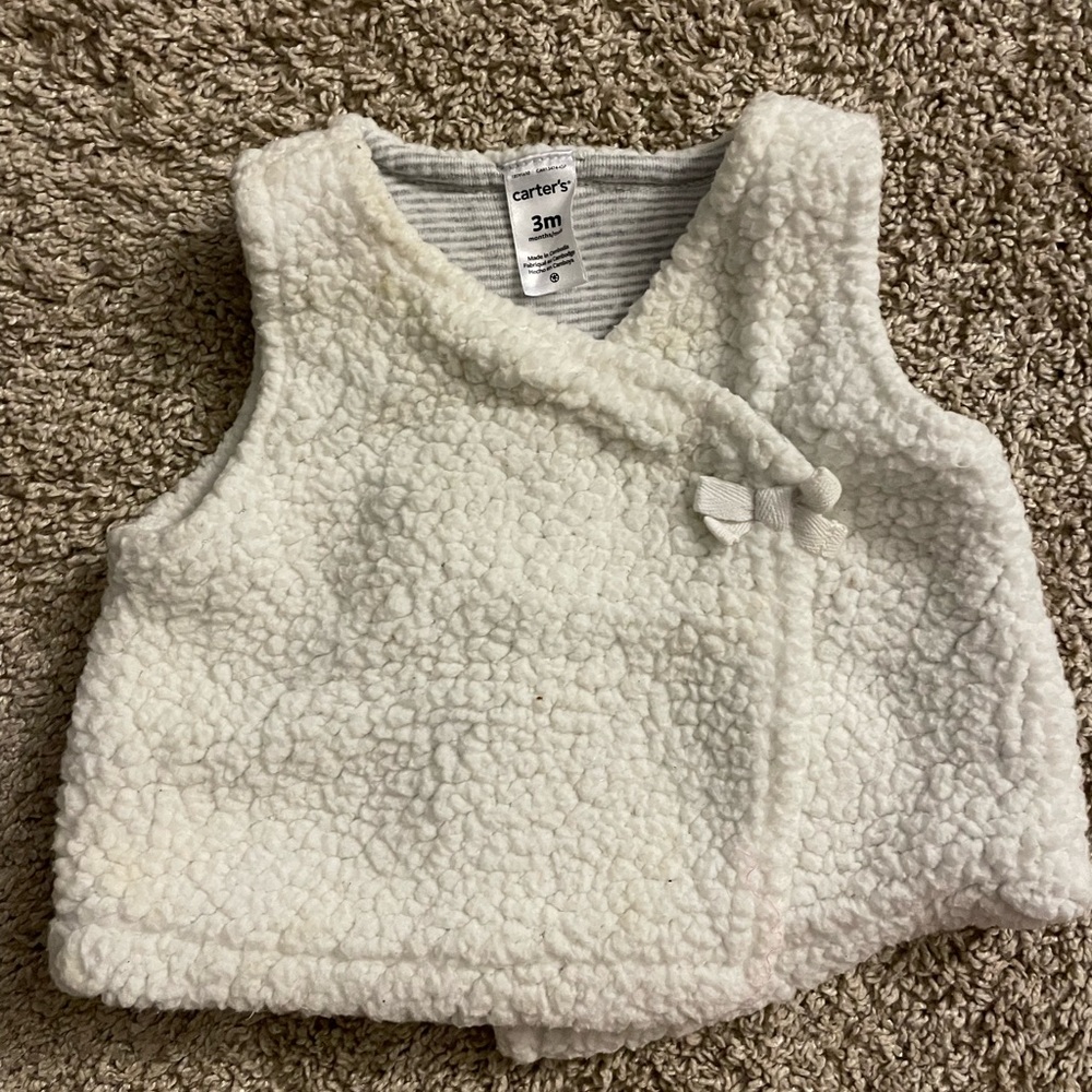 Carter’s baby girls white fleece vest - 3 mos. Fuzzy & cute for fall / winter!